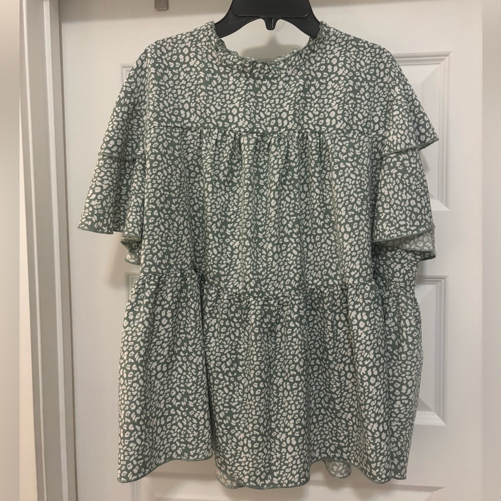 Green cheetah print top